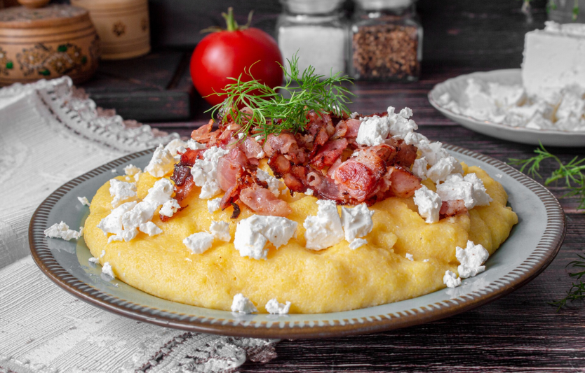 Де скуштувати домашній банош у Карпатах гід автентичними колибами