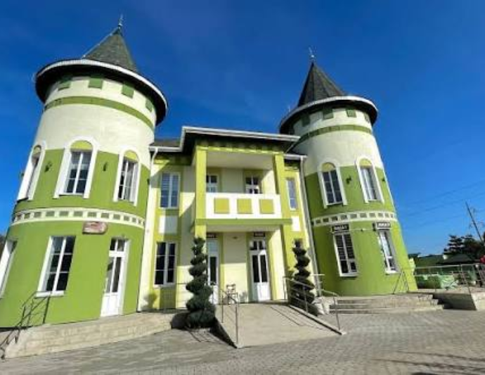 Подільський зоопарк цікаве місце для сімейного відпочинку